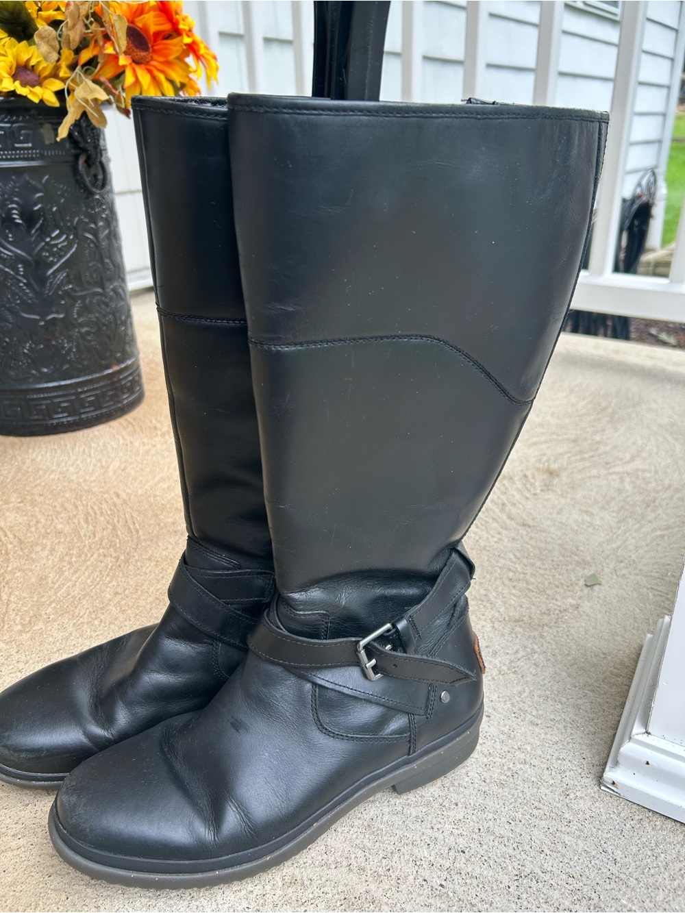 UGG EVANNA BLACK TALL WATERPROOF LEATHER SNOW BOOTS, RIDING WOMAN US 8.5